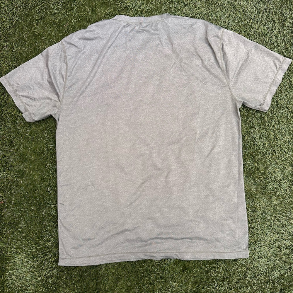 Vuori Men’s Tradewinds Performance Pocket T Shirt Athletic Short Sleeve Crew XXL - Picture 7 of 7